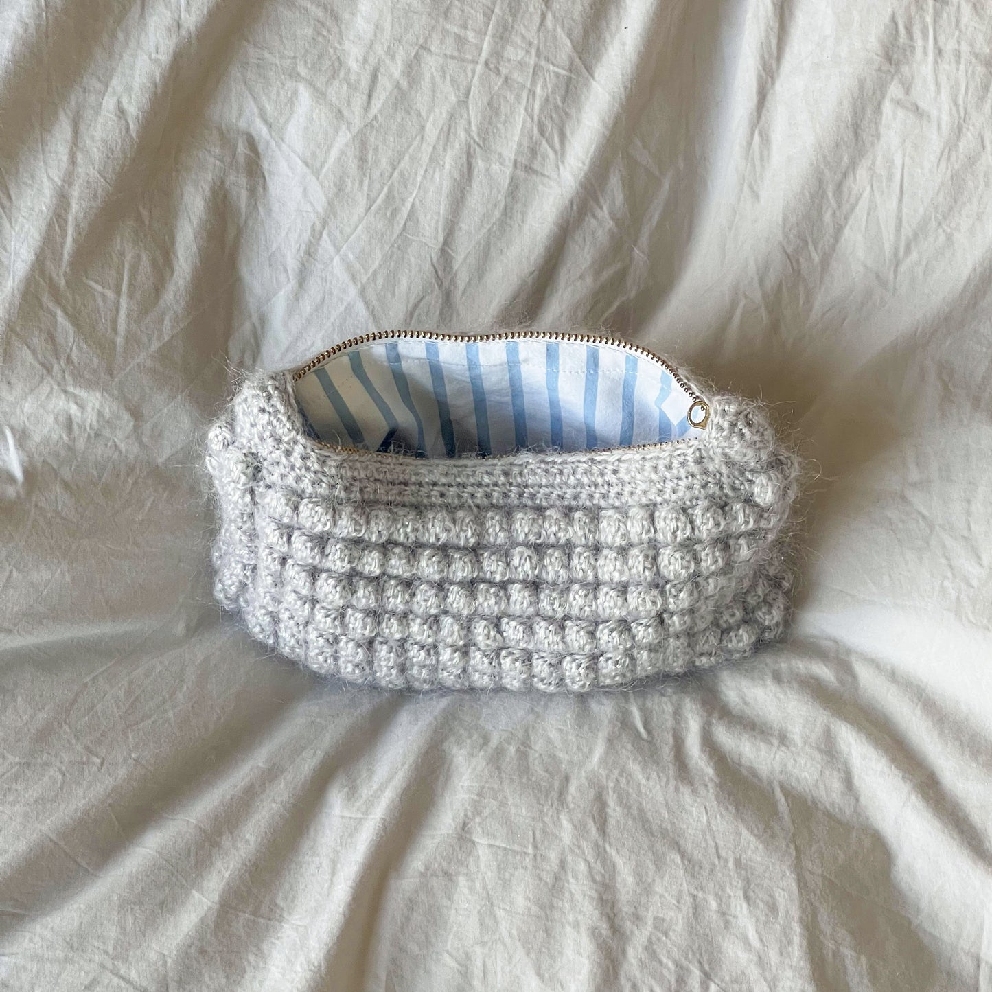 Mohair bubble bag, concrete